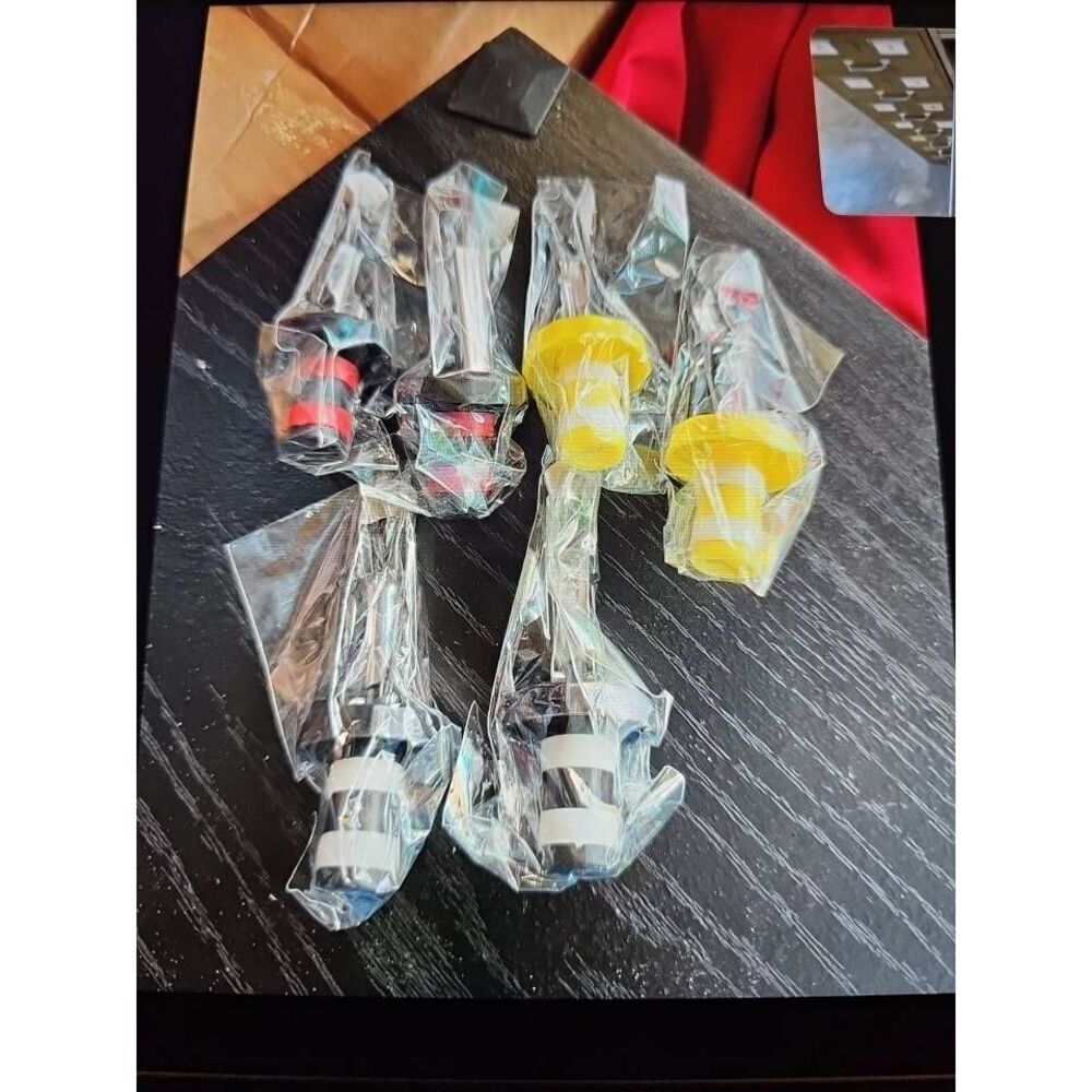 Wine stoppers‎ (6)